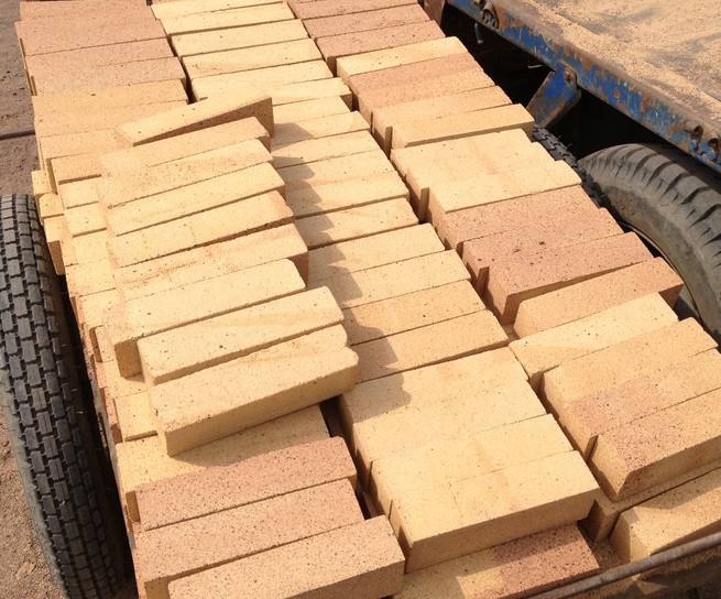 耐火砖.jpg 耐火砖.jpg